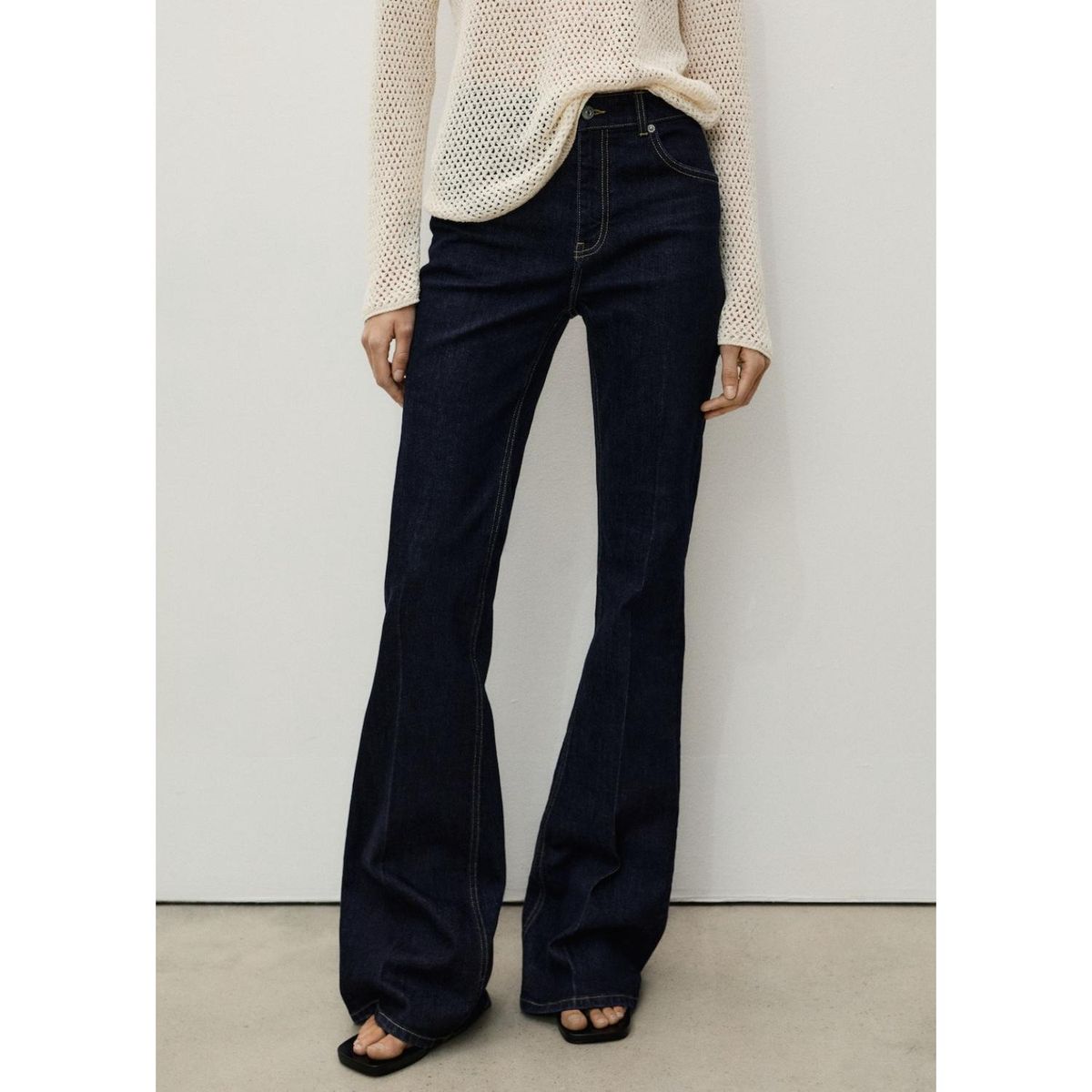 MANGO - Jean Flare Tiro Alto Mujer Mango