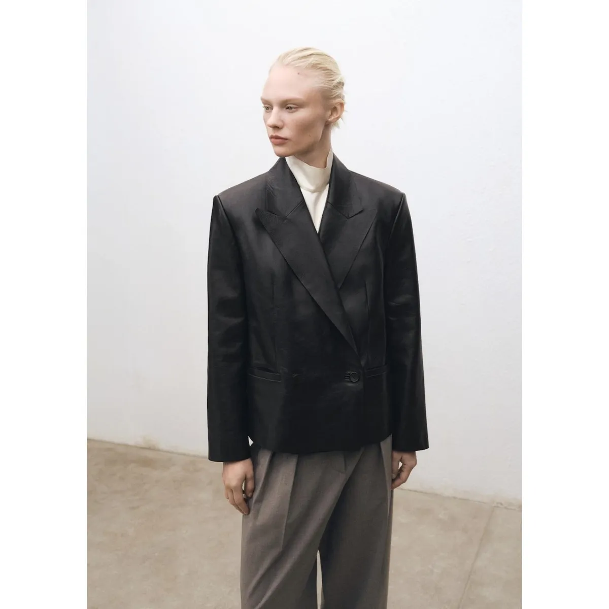 MANGO - Blazer 100% Cuero Mujer Mango