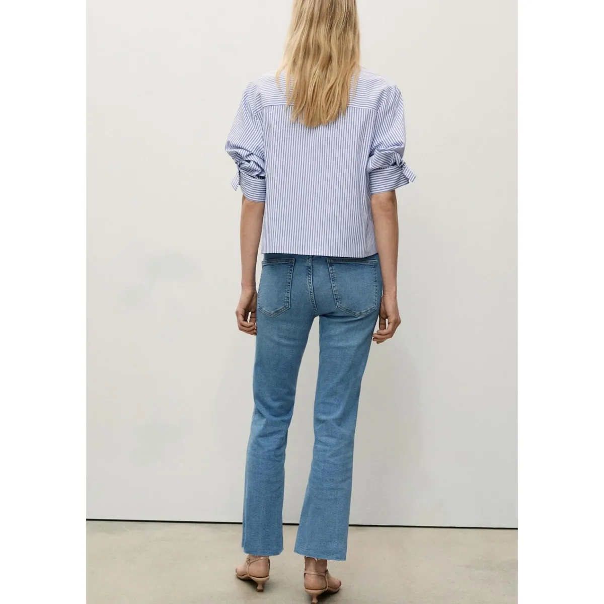 MANGO - Jean Flare Tiro Alto Mujer Mango