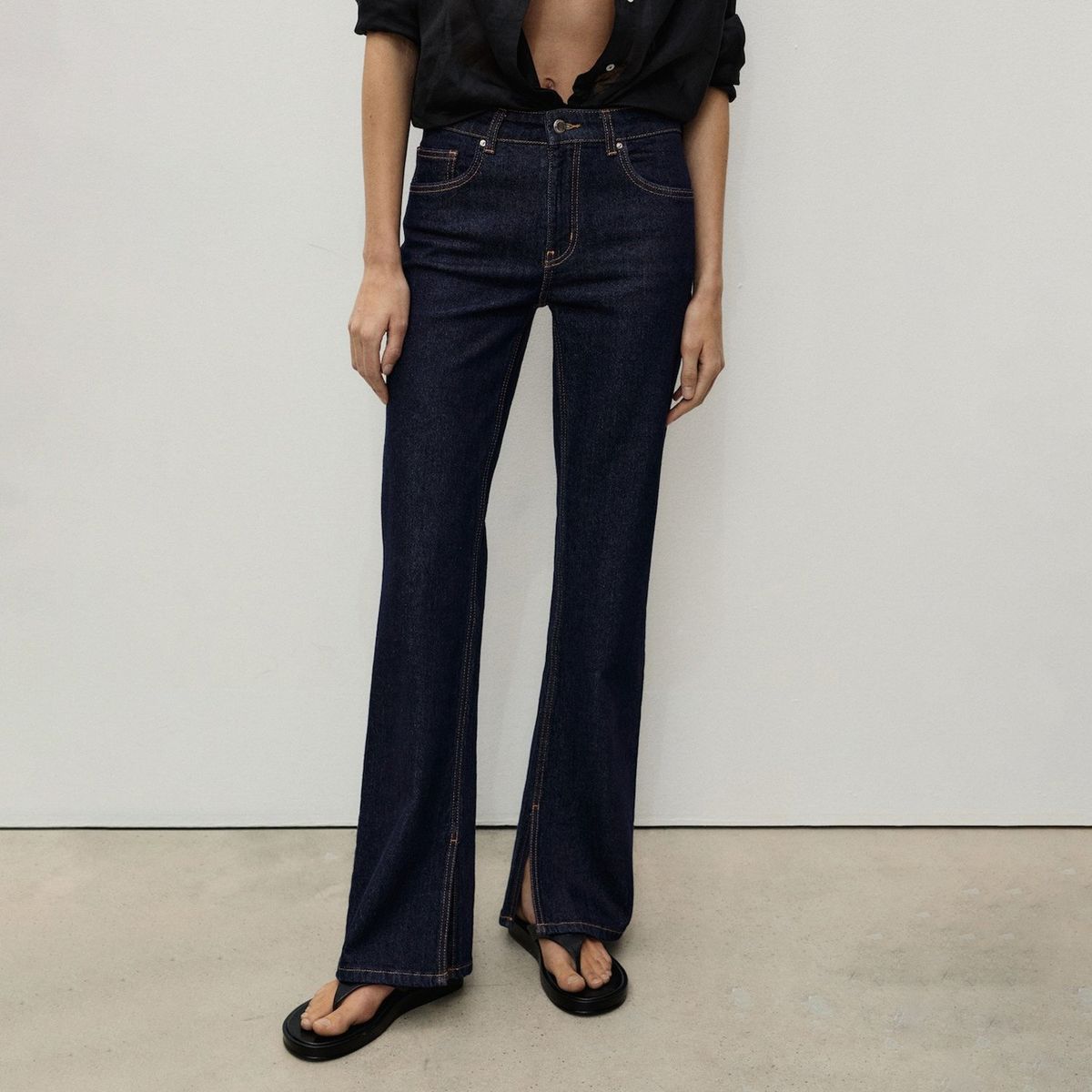 MANGO - Jean Flare Tiro Alto Mujer Mango.