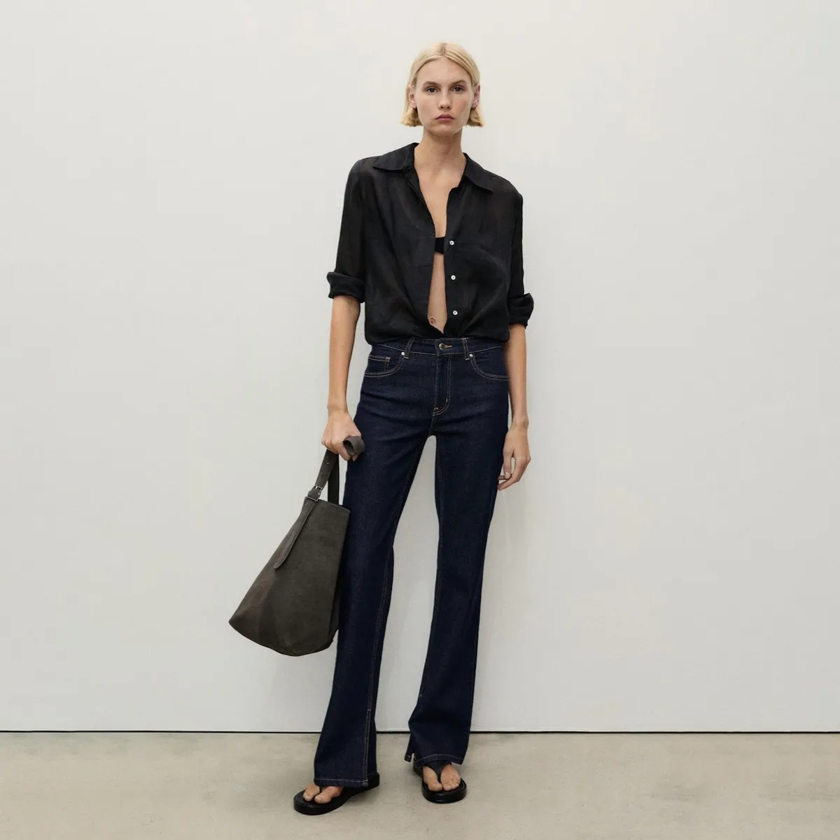 MANGO - Jean Flare Tiro Alto Mujer Mango.