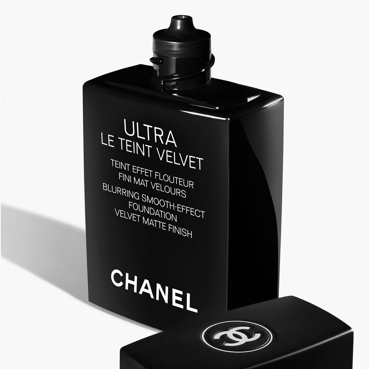CHANEL - ULTRA LE TEINT VELVET Fondo de Maquillaje Efecto Unificador. Acabado Mate Aterciopelado
