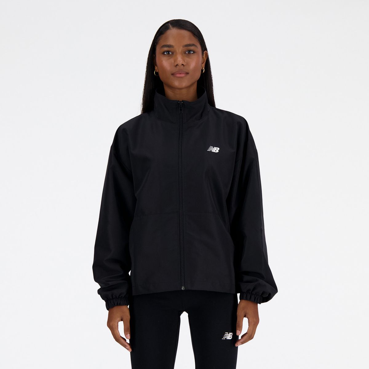 NEW BALANCE - Casaca Deportiva Mujer Sport Essentials Negro