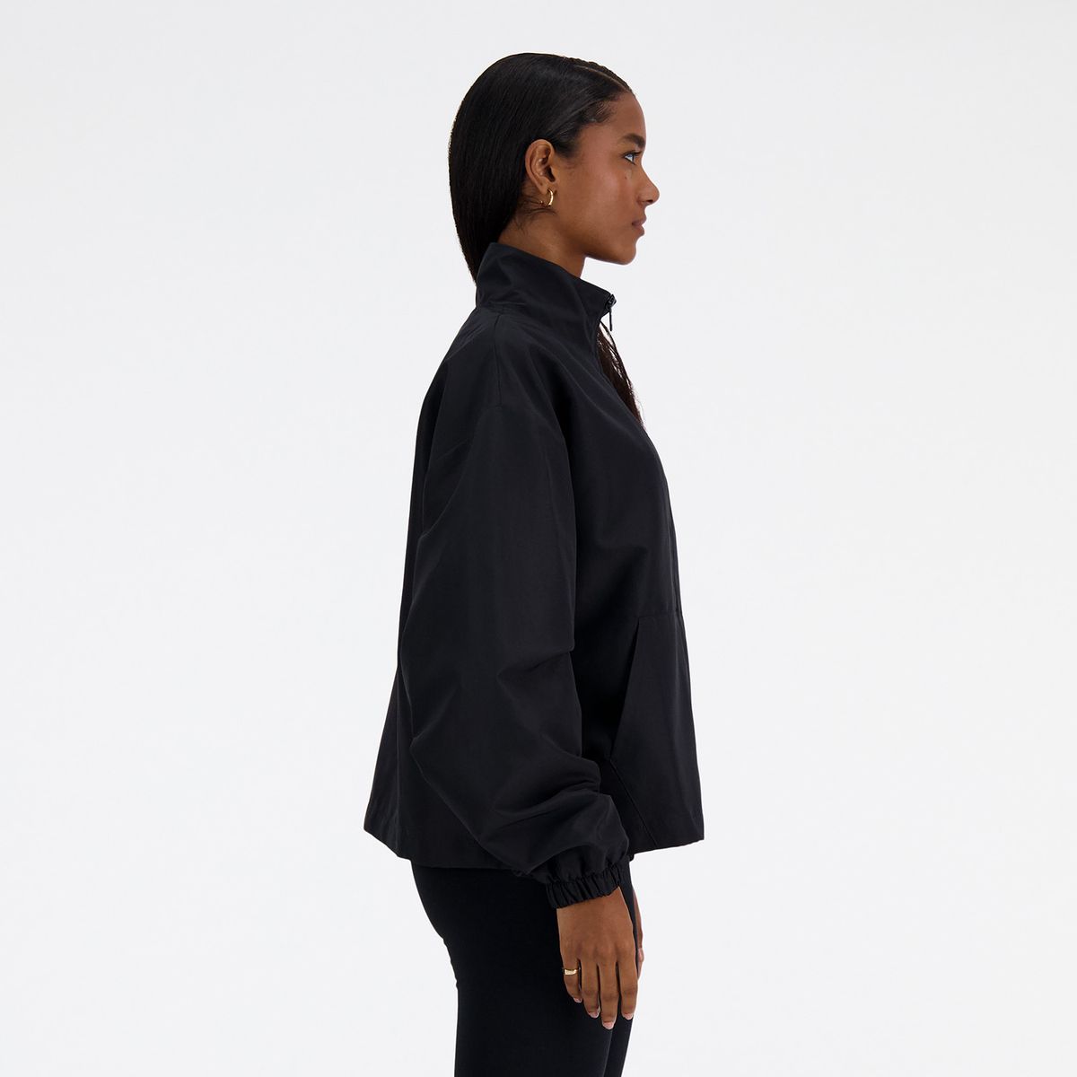 NEW BALANCE - Casaca Deportiva Mujer Sport Essentials Negro