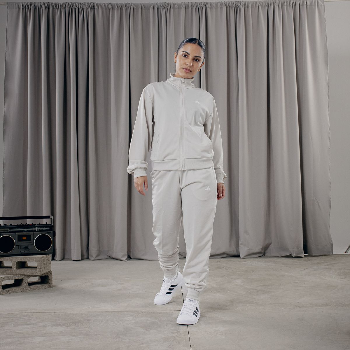 ADIDAS - Buzos Deportivos Mujer Adidas Essentials Feelcozy