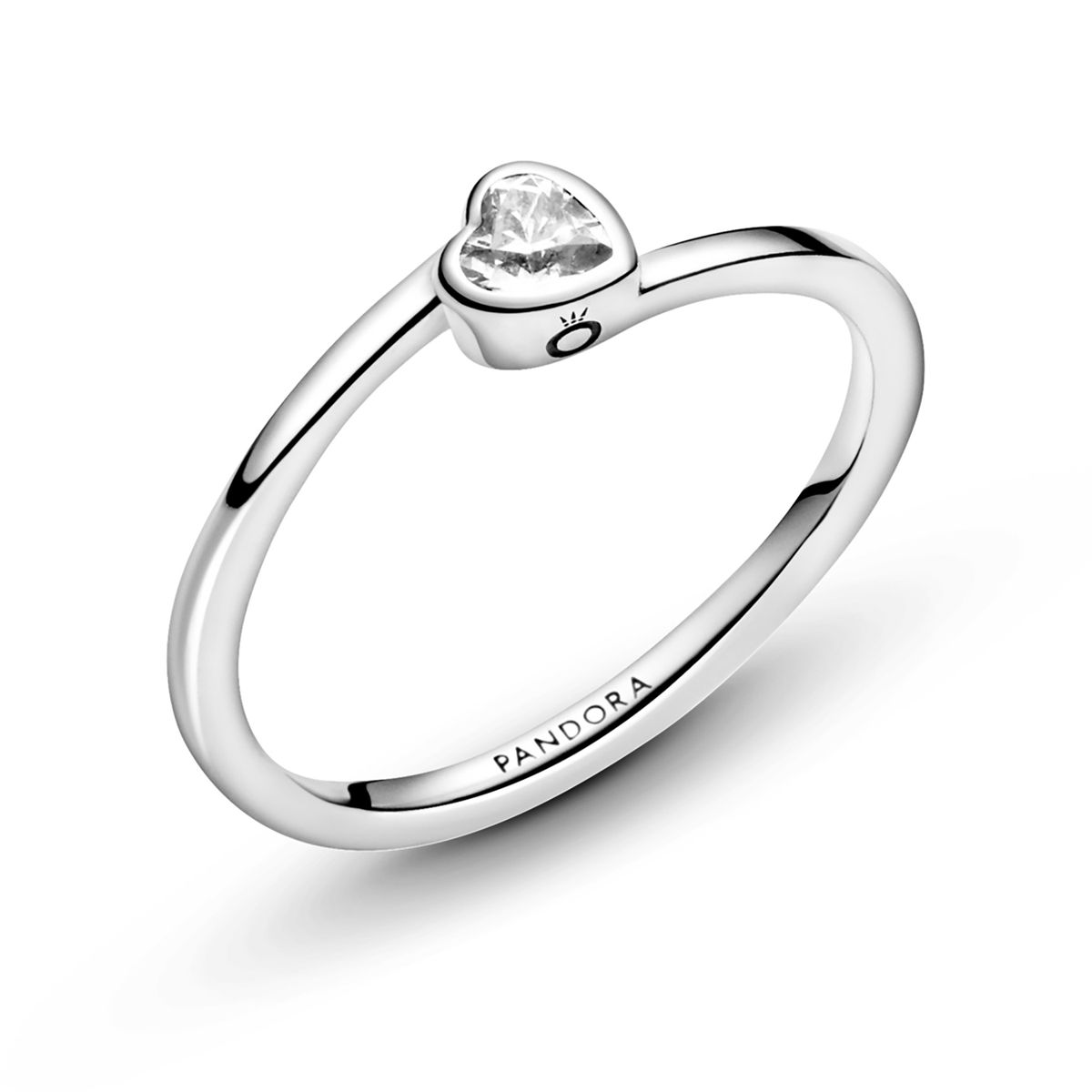 PANDORA - Anillo Corazón Solitario Transparente Inclinado
