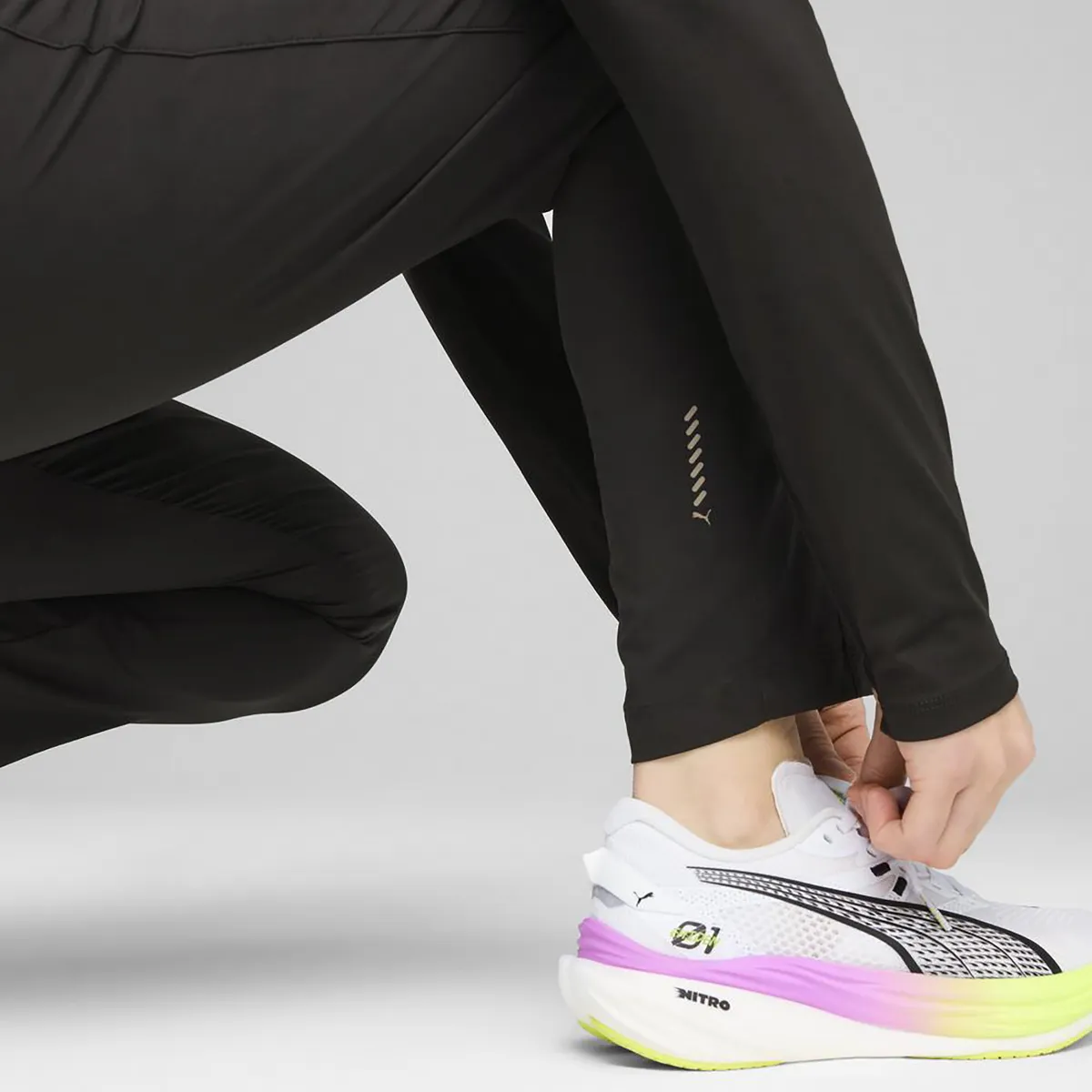 PUMA - Pantalón de Buzo Mujer Puma W Run Velocity Tapered Pant