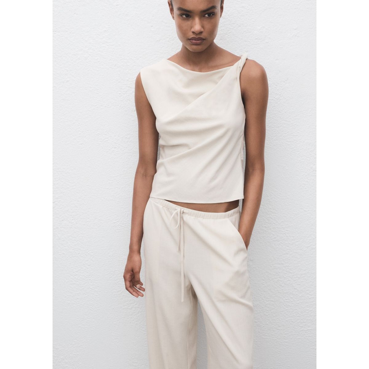 MANGO - Pantalón Straight Tiro Medio Mujer Mango