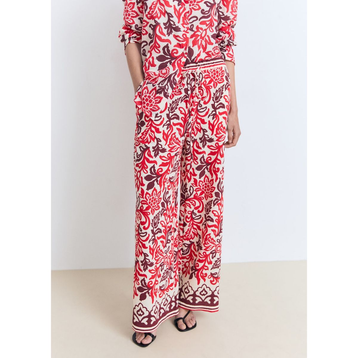 MANGO - Pantalón Fluido Tiro Medio Mujer Mango.