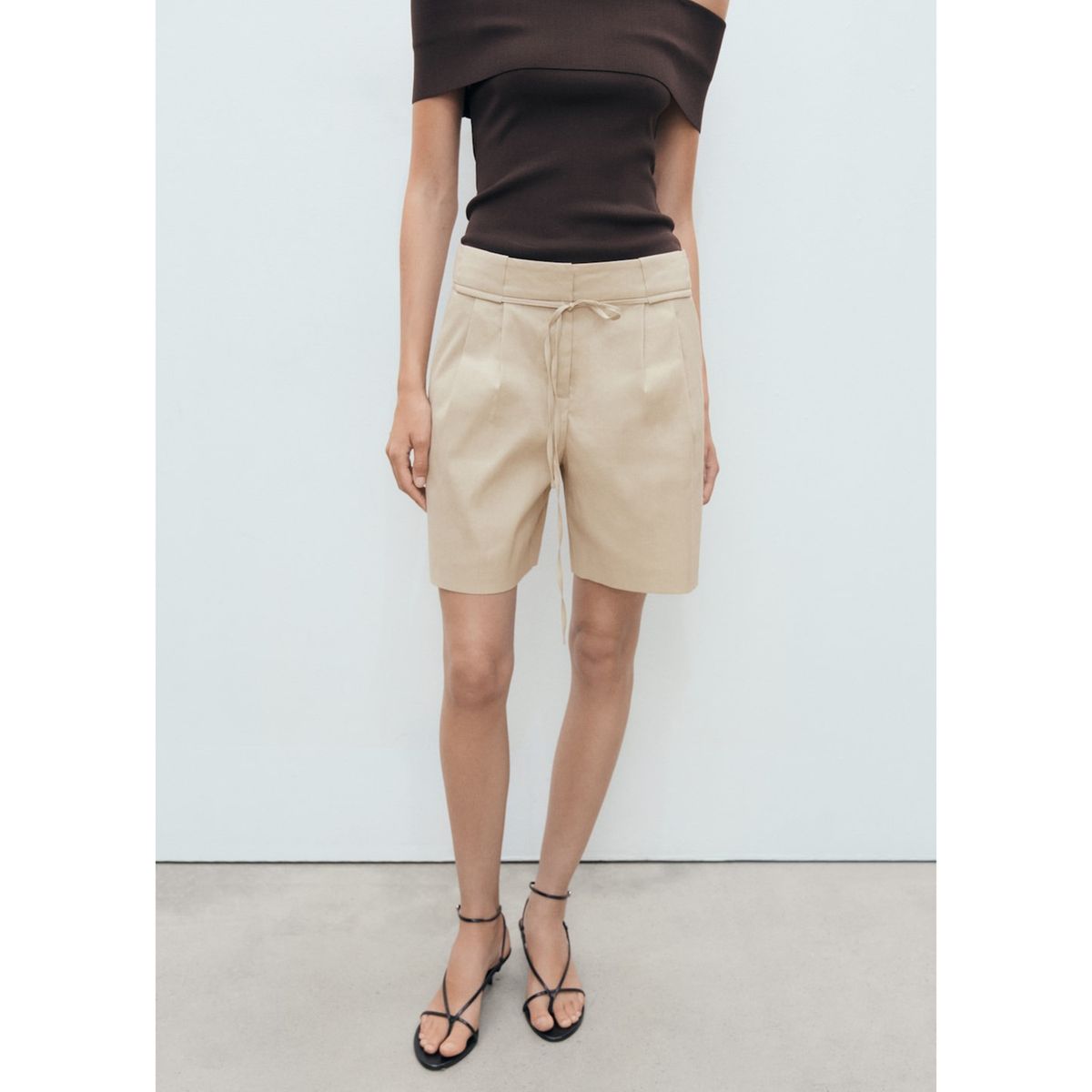 MANGO - Short Tiro Alto Mujer Mango.