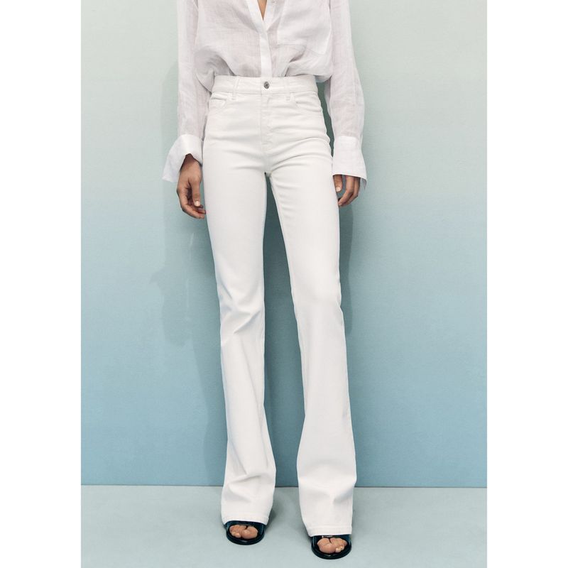 MANGO - Jean Flare Tiro Medio Mujer Mango