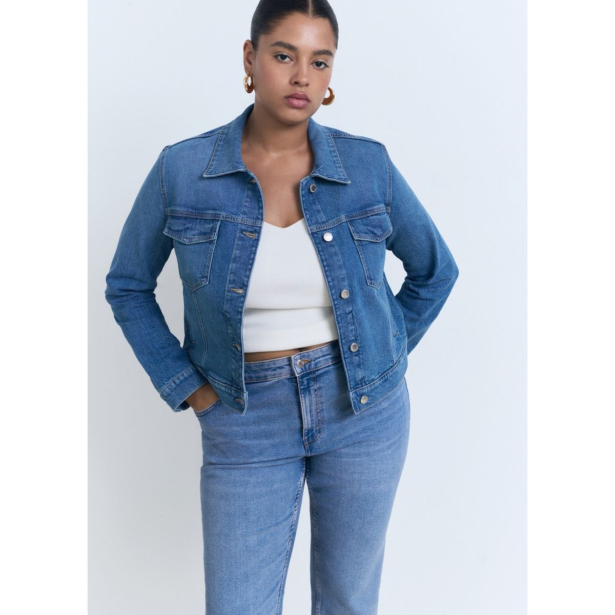 MANGO - Jean Flare Tiro Alto Mujer Mango.