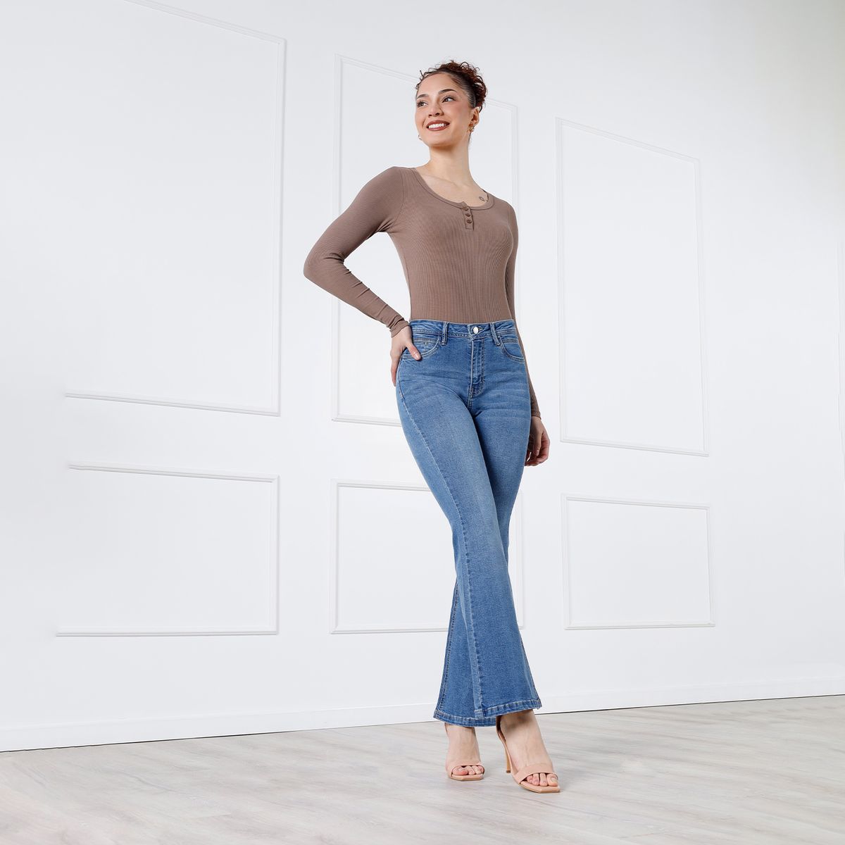 KANSAS - Jean Flare Tiro Medio Mujer Kansas