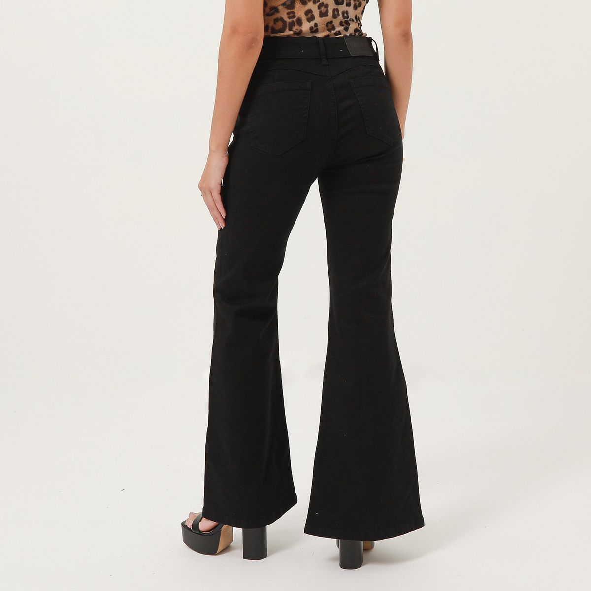 MOSSIMO - Jean Flare Mujer Mossimo x Luana Barron