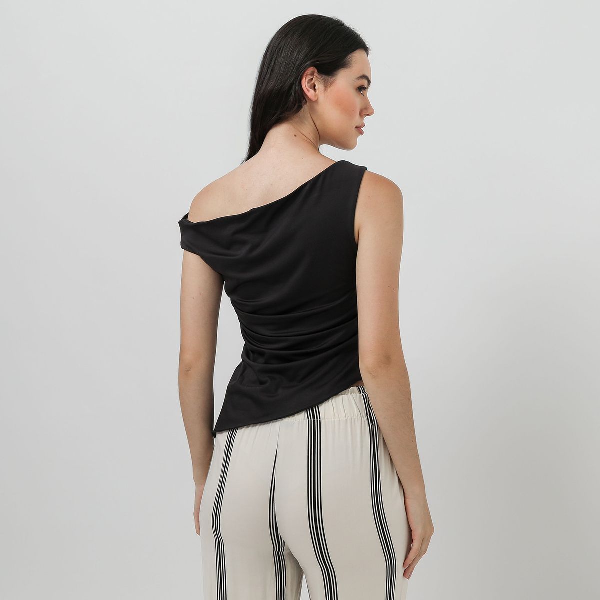 BASEMENT - Top Asimetrico Mujer Basement