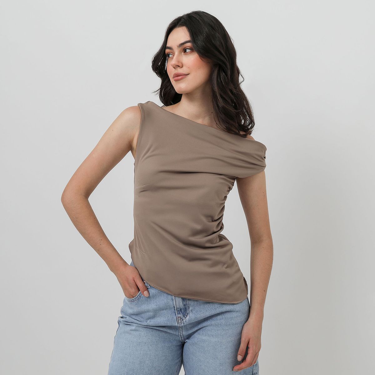 BASEMENT - Top Asimetrico Mujer Basement