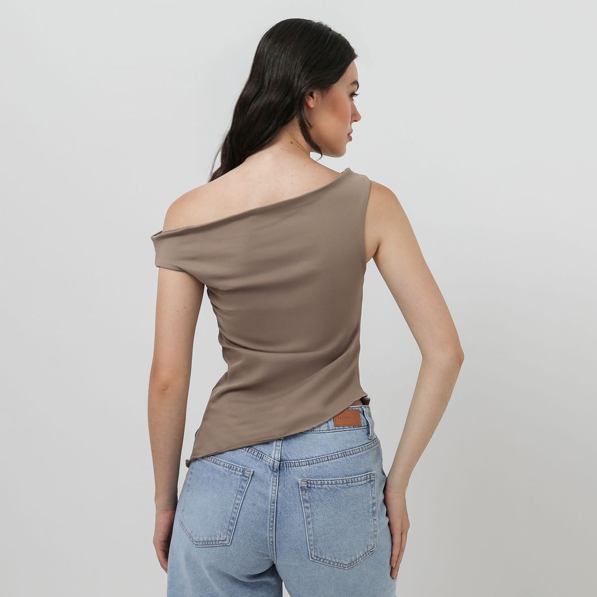 BASEMENT - Top Asimetrico Mujer Basement