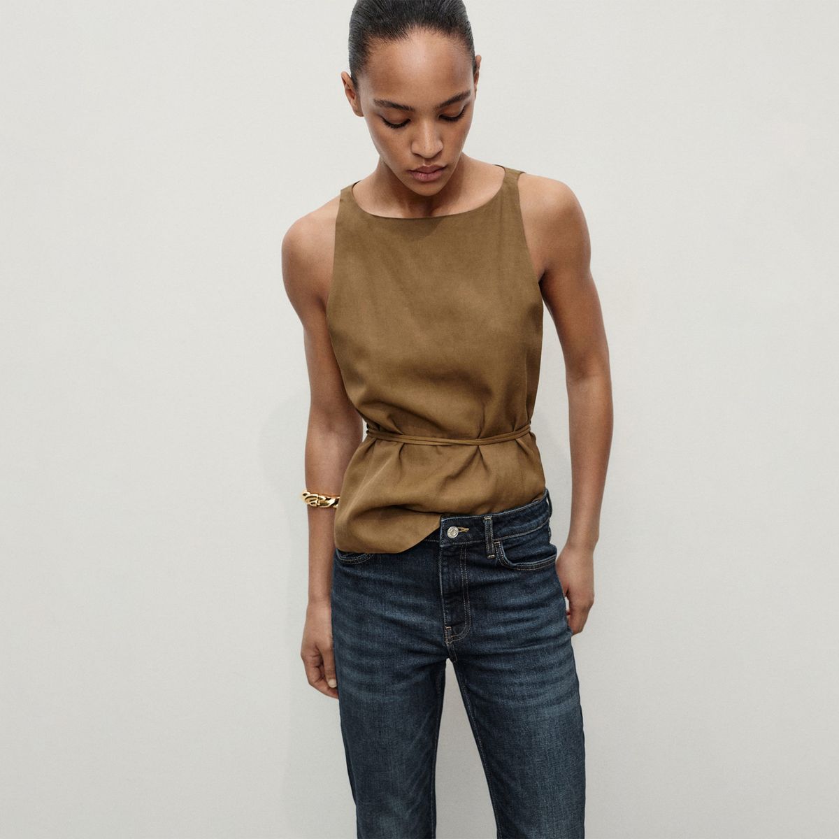 MANGO - Jean Flare Tiro Medio Mujer Mango