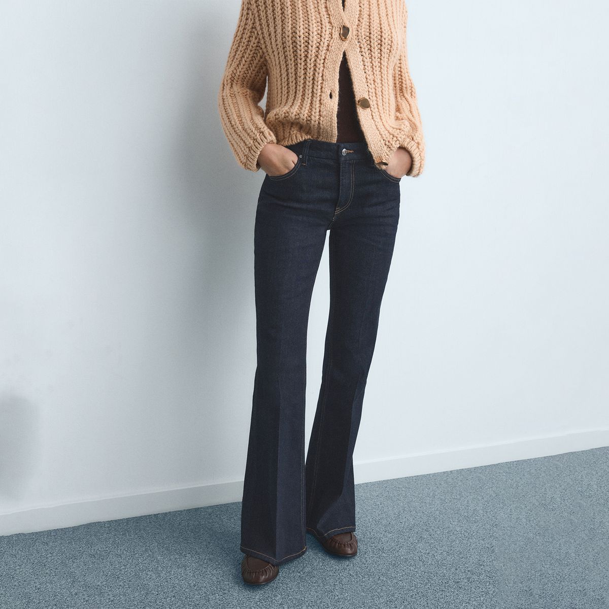 MANGO - Jean Flare Tiro Alto Mujer Mango