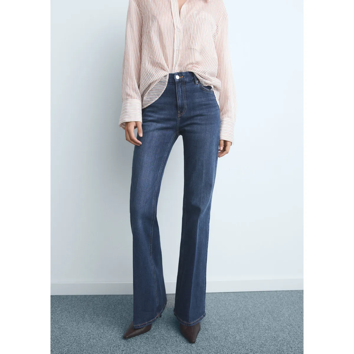 MANGO - Jean Flare Tiro Alto Mujer Mango