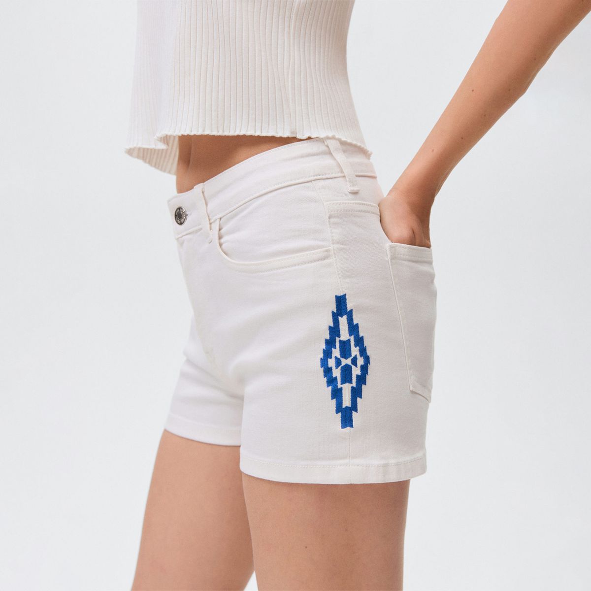 MANGO TEEN - Short Tiro Medio Mujer Mango Teen