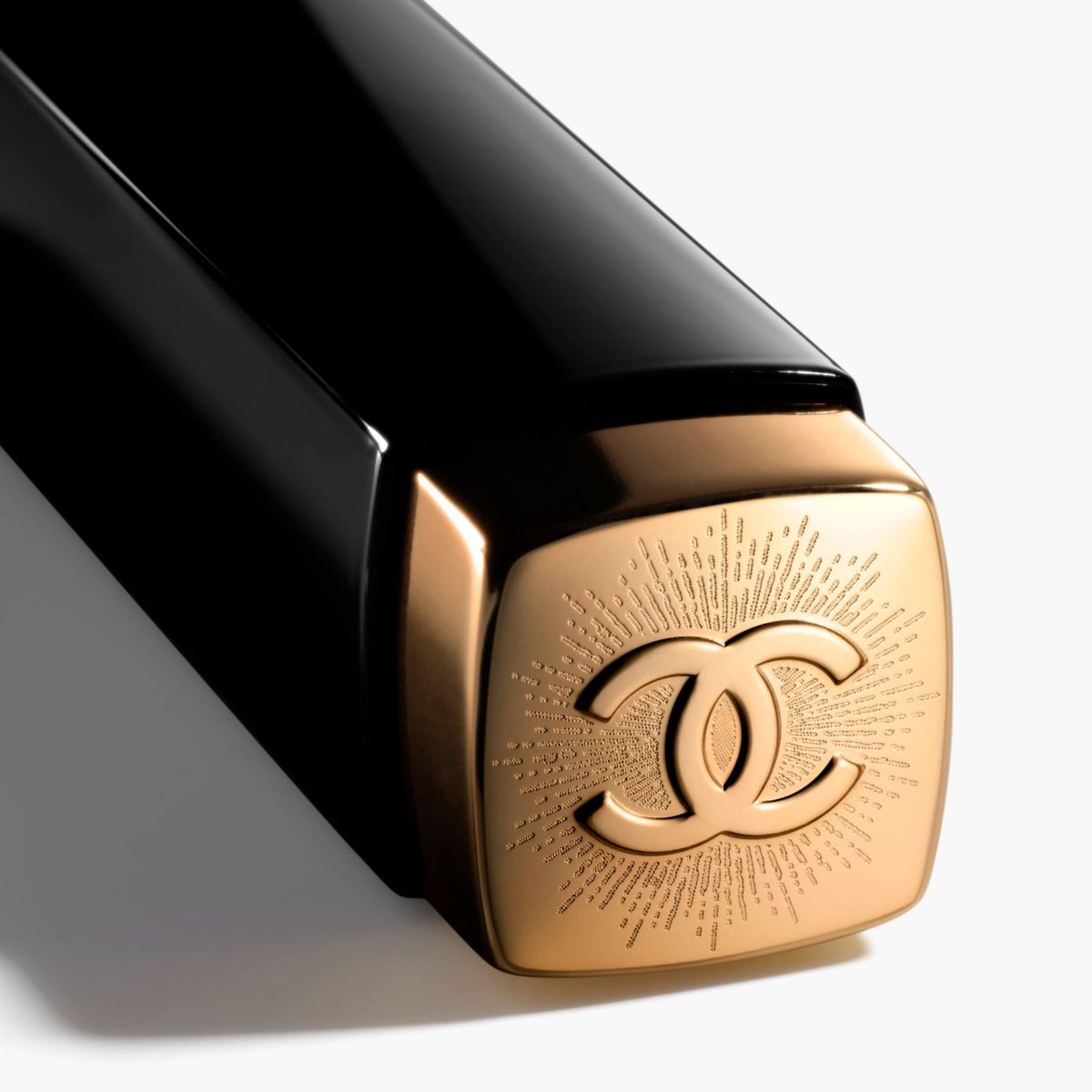 CHANEL - Rouge Allure Velvet Barra De Labios Aterciopelada Luminosa