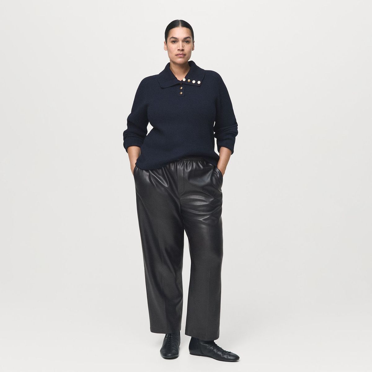 MANGO - Pantalón Straight Efecto Piel Mujer Mango