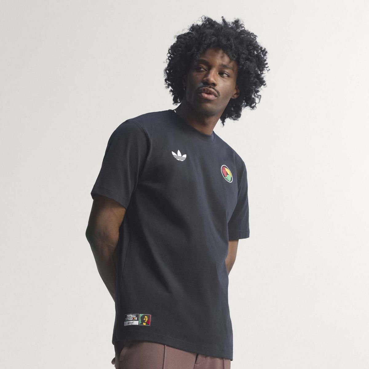 ADIDAS - Polo casual Adidas Originals Bob Marley Print espalda