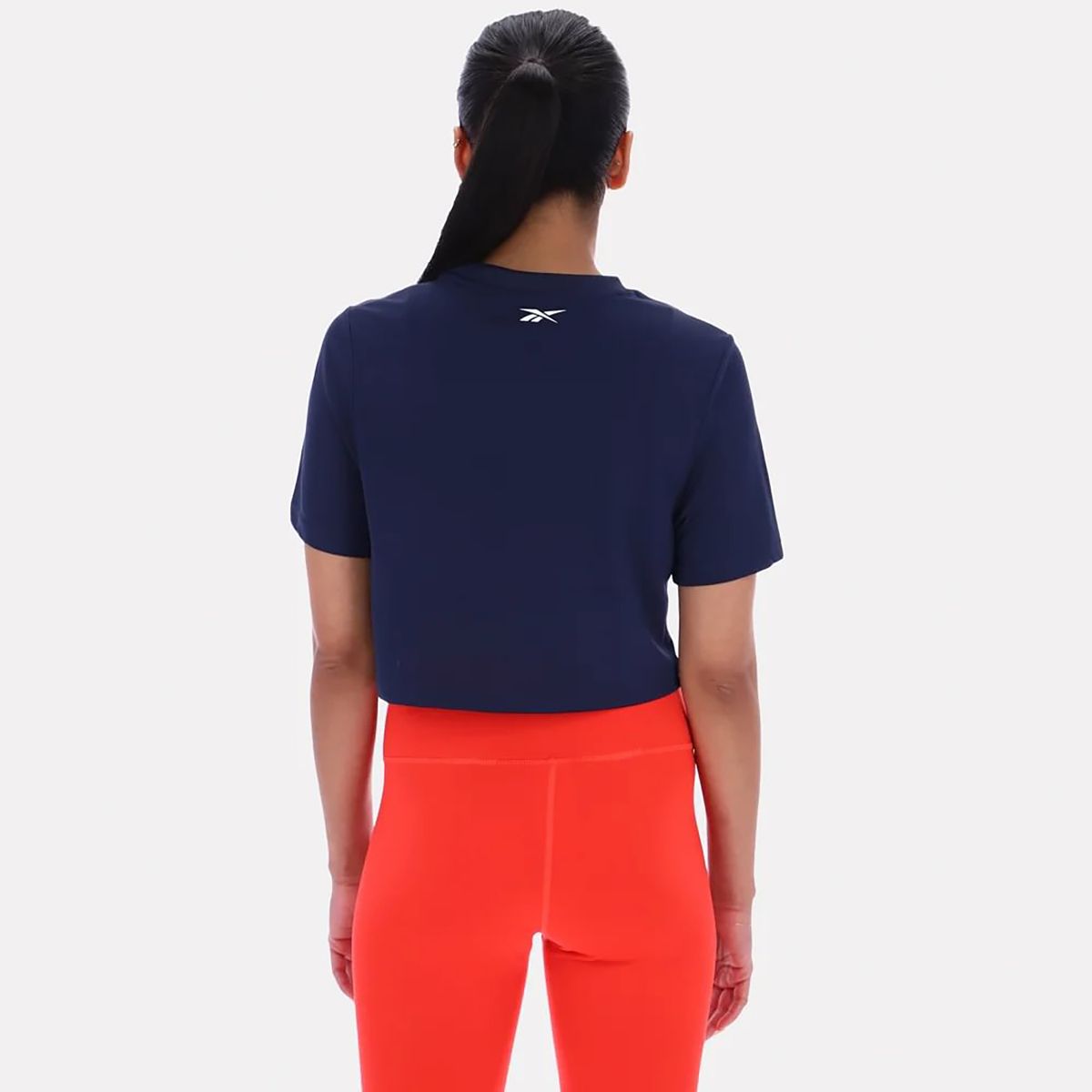REEBOK - Polos Training Sloan Core Graphic Crop Top Reebok Mujer