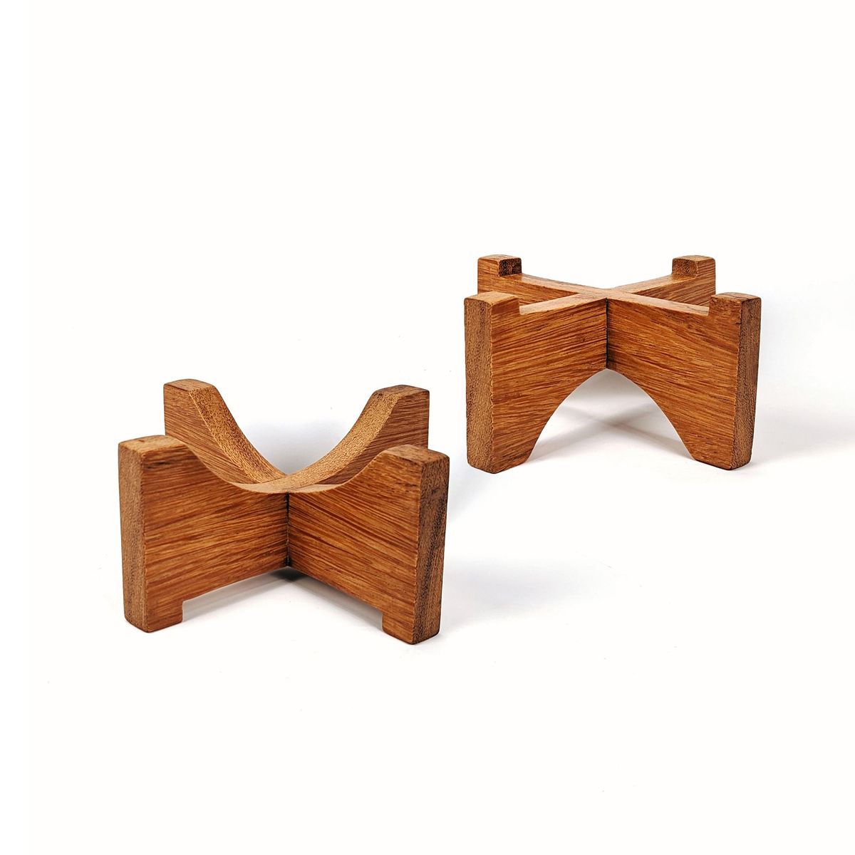 UN CUARTO VERDE - Parante Curvo de Madera UN CUARTO VERDE para Plantas y Macetas hasta 19cm