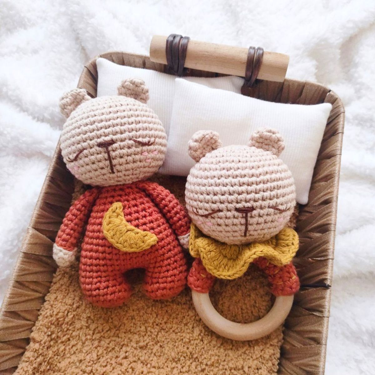 BE CRAFTY - Set Juguete y Mordedor Sonaja Oso en Algodón Antialérgico