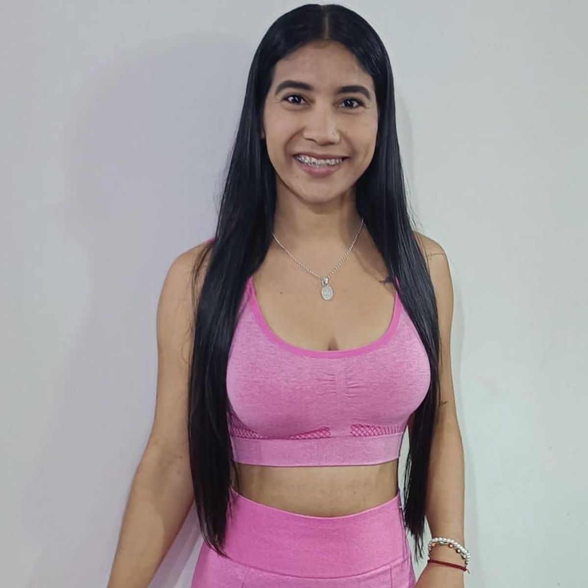 GENERICO - Short malla deportiva bicolor fucsia blanco