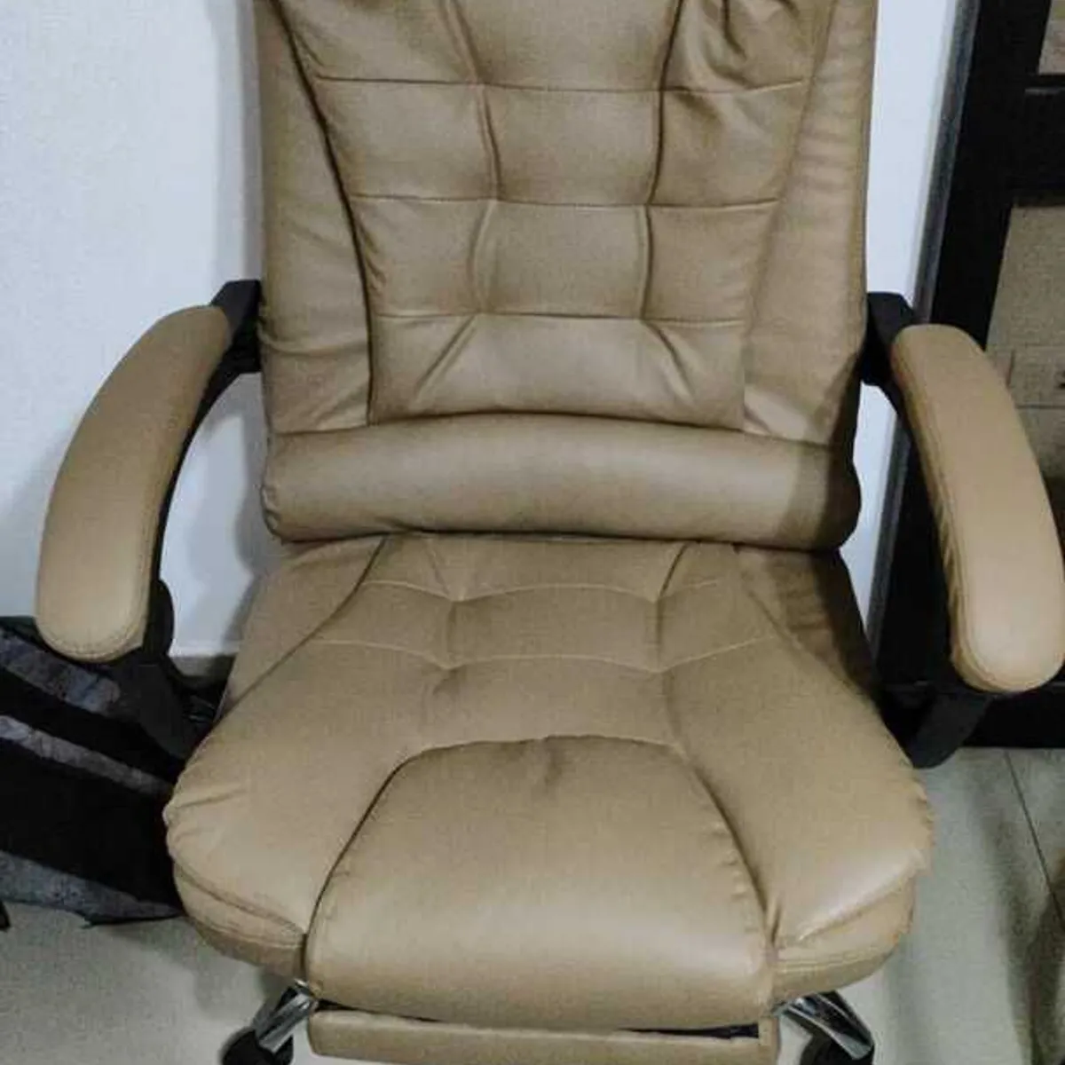 GENERICO - Silla Ergonómica Gerencial con Reclinación- 7 Masajes color capuccino