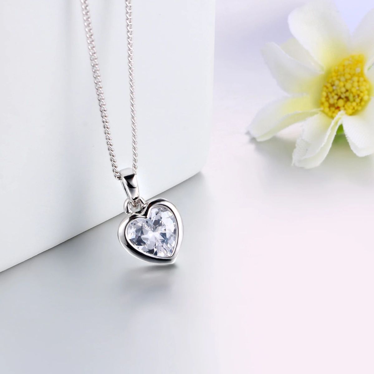 GENERICO - Collar Crystal Silver Heart  Novia Amor San Valentín Genieka