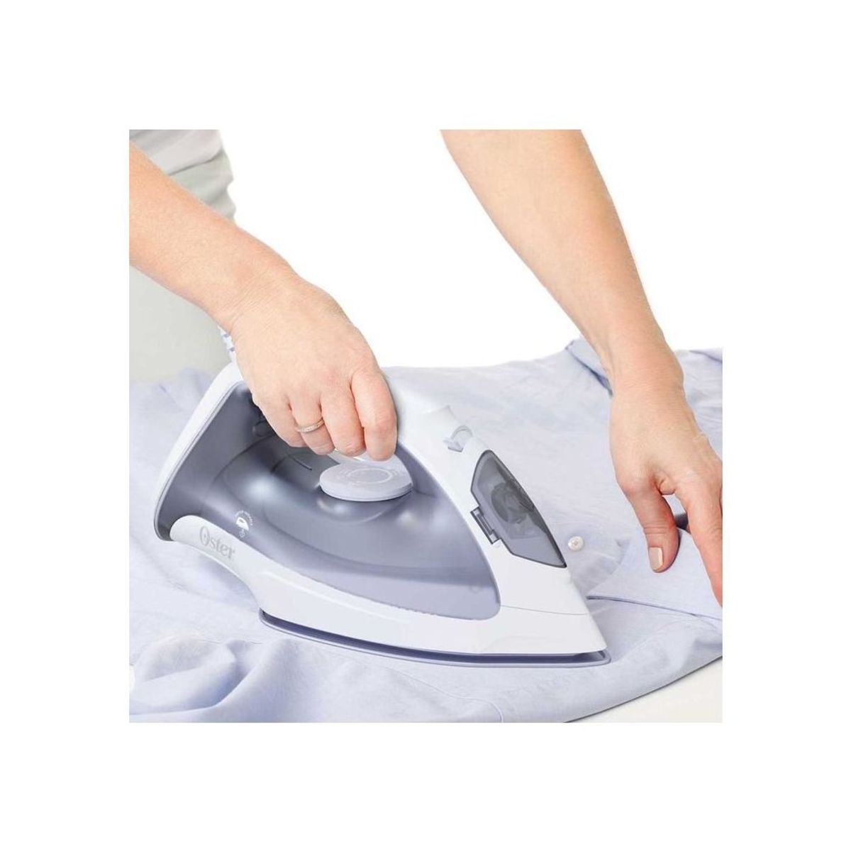 OSTER - Plancha de vapor ligera oster® gcstbs3802