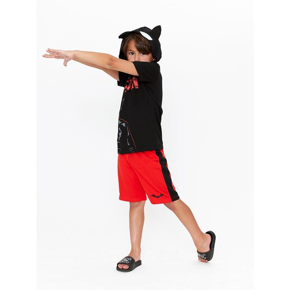 DC COMICS - CONJUNTO POLO CAPUCHA MAS BERMUDA BATMAN DC ORIGINAL NIÑOS