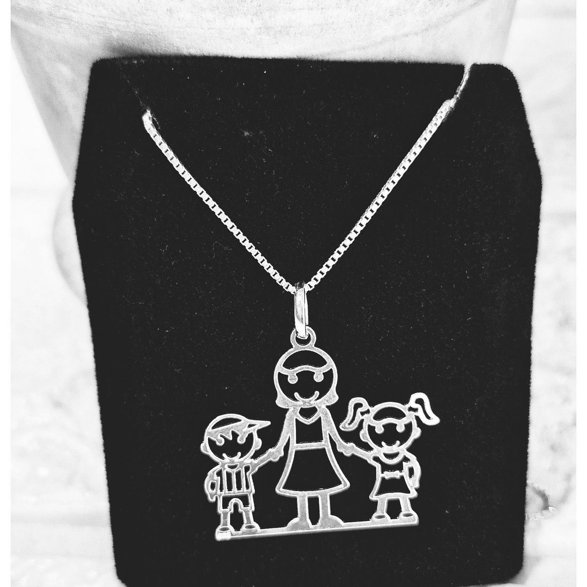 FERNANDA ROMERO JOYAS Y ACCESORIOS - Collar "Mamá Niño y Niña"  elaborado en Plata Nacional