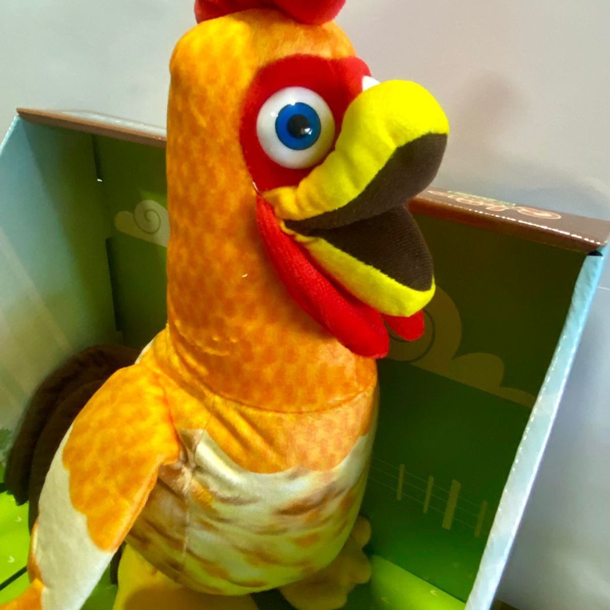 LA GRANJA DE ZENON - PELUCHE MUSICAL GALLO BARTOLITO DE LA GRANJA DE ZENÓN