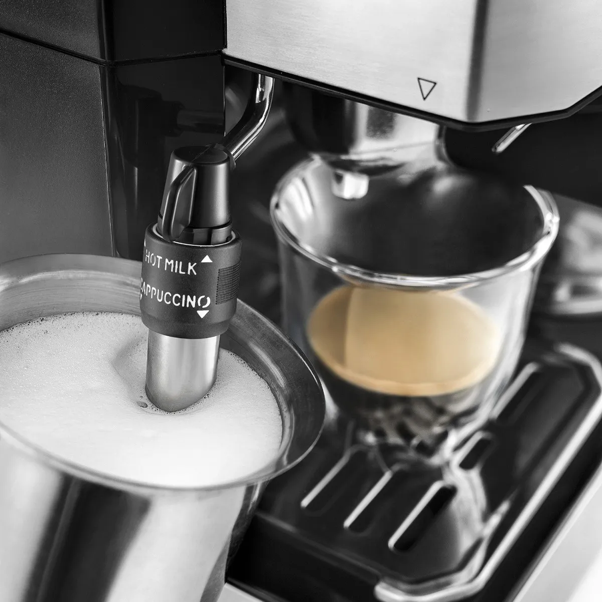 CRATE & BARREL - Cafetera Combi DELONGHI