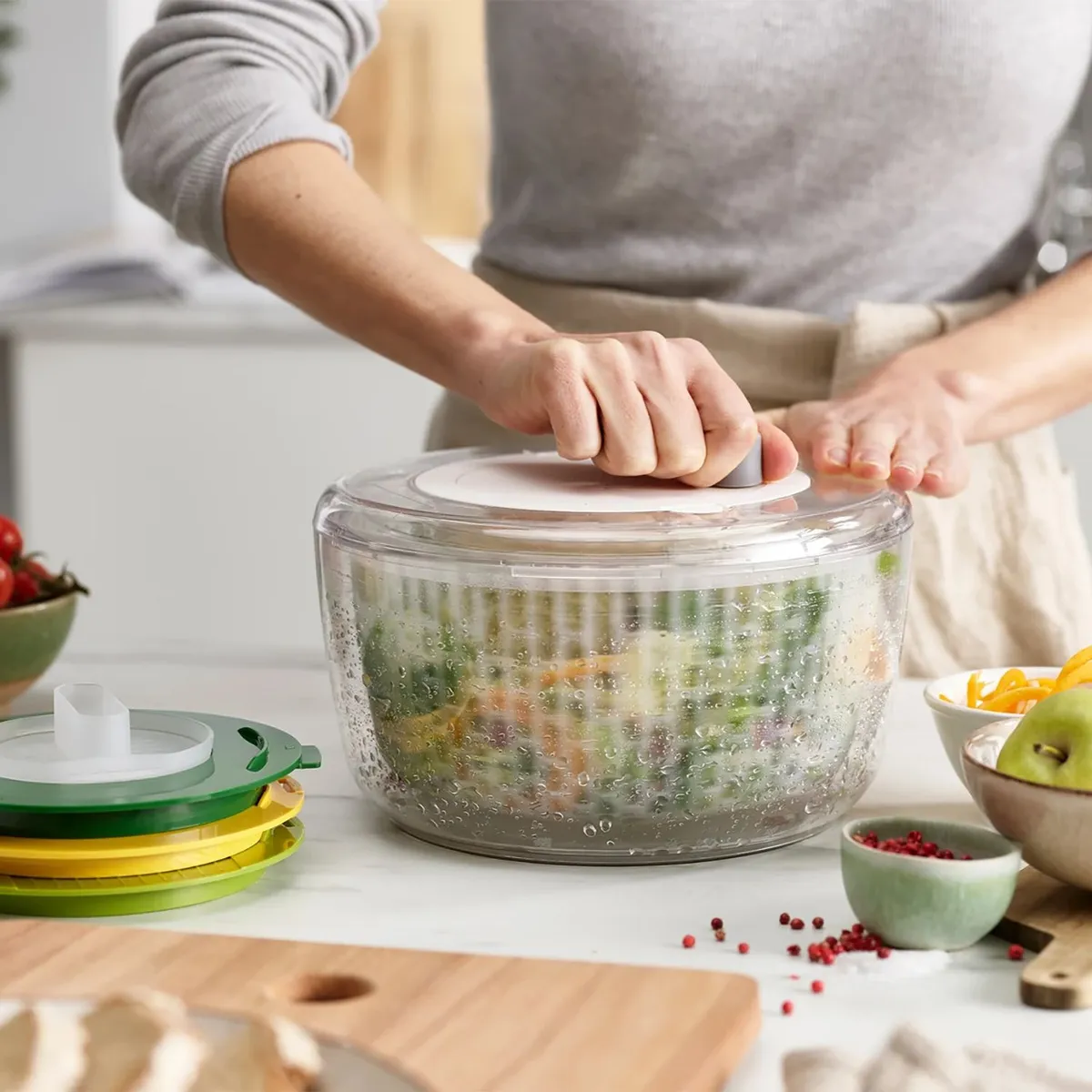 CRATE & BARREL - Set de 4 Piezas para Preparar Ensaladas JOSEPH JOSEPH