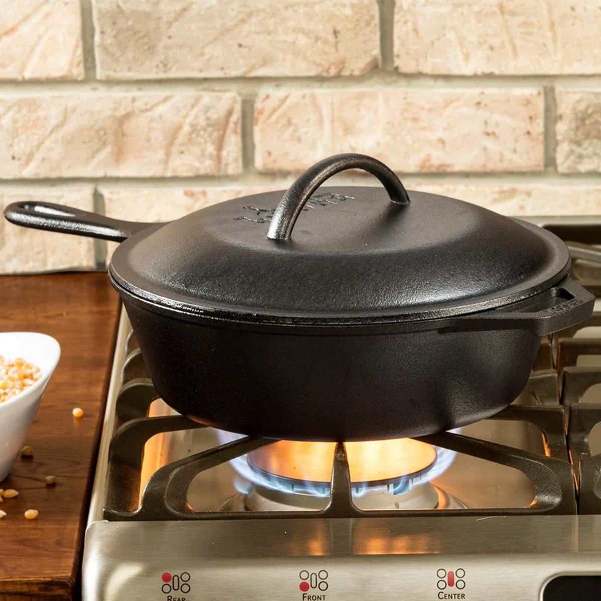 CRATE & BARREL - Sartén Honda con Tapa 3.2 Qt LODGE