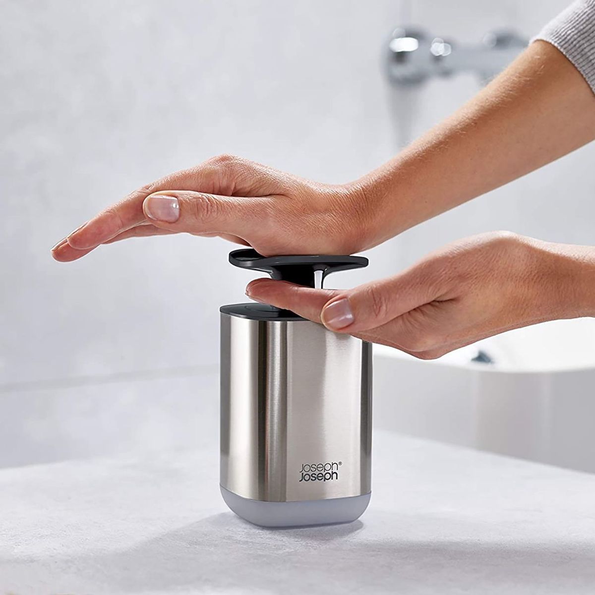 CRATE & BARREL - Dispensador Lavavajilla Presto Gris JOSEPH JOSEPH