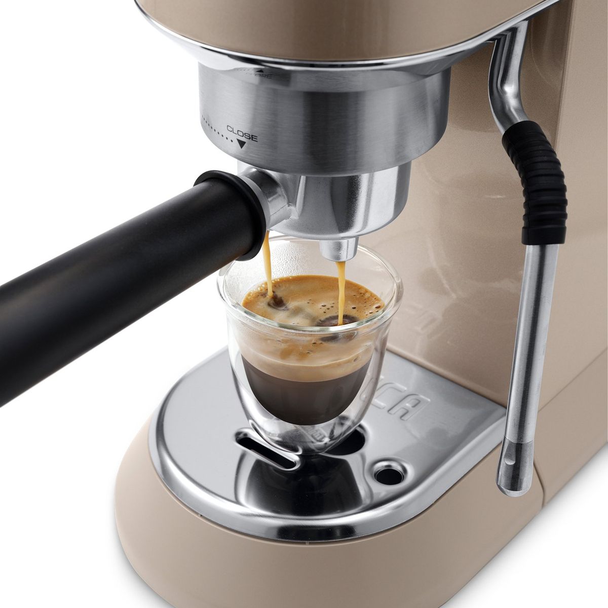 CRATE & BARREL - Cafetera Dedica Arte Beige DELONGHI