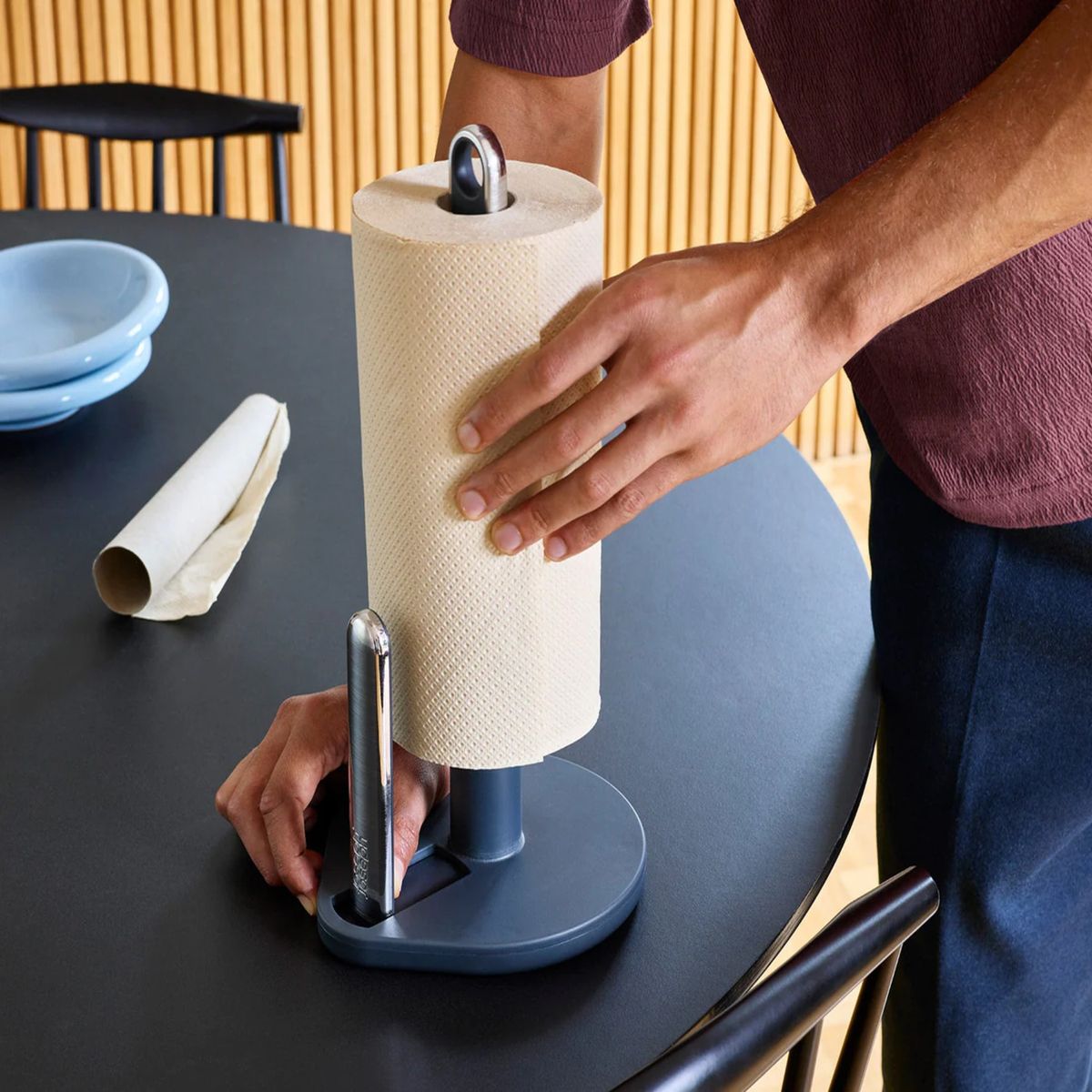 CRATE & BARREL - Portarrollo de Cocina JOSEPH JOSEPH