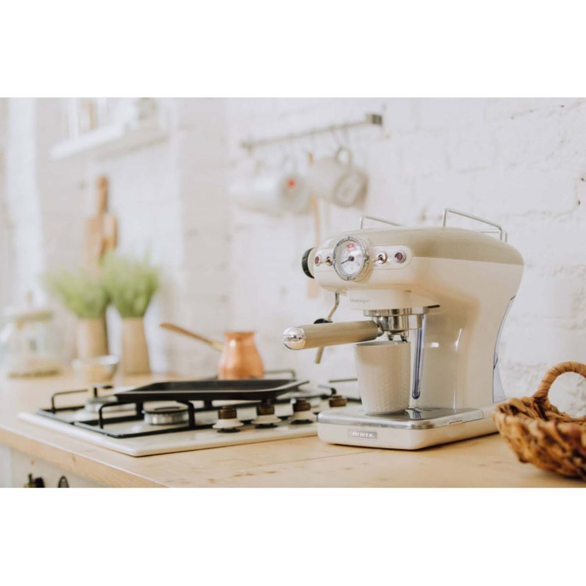 CRATE & BARREL - Cafetera Espresso Vintage Beige ARIETE