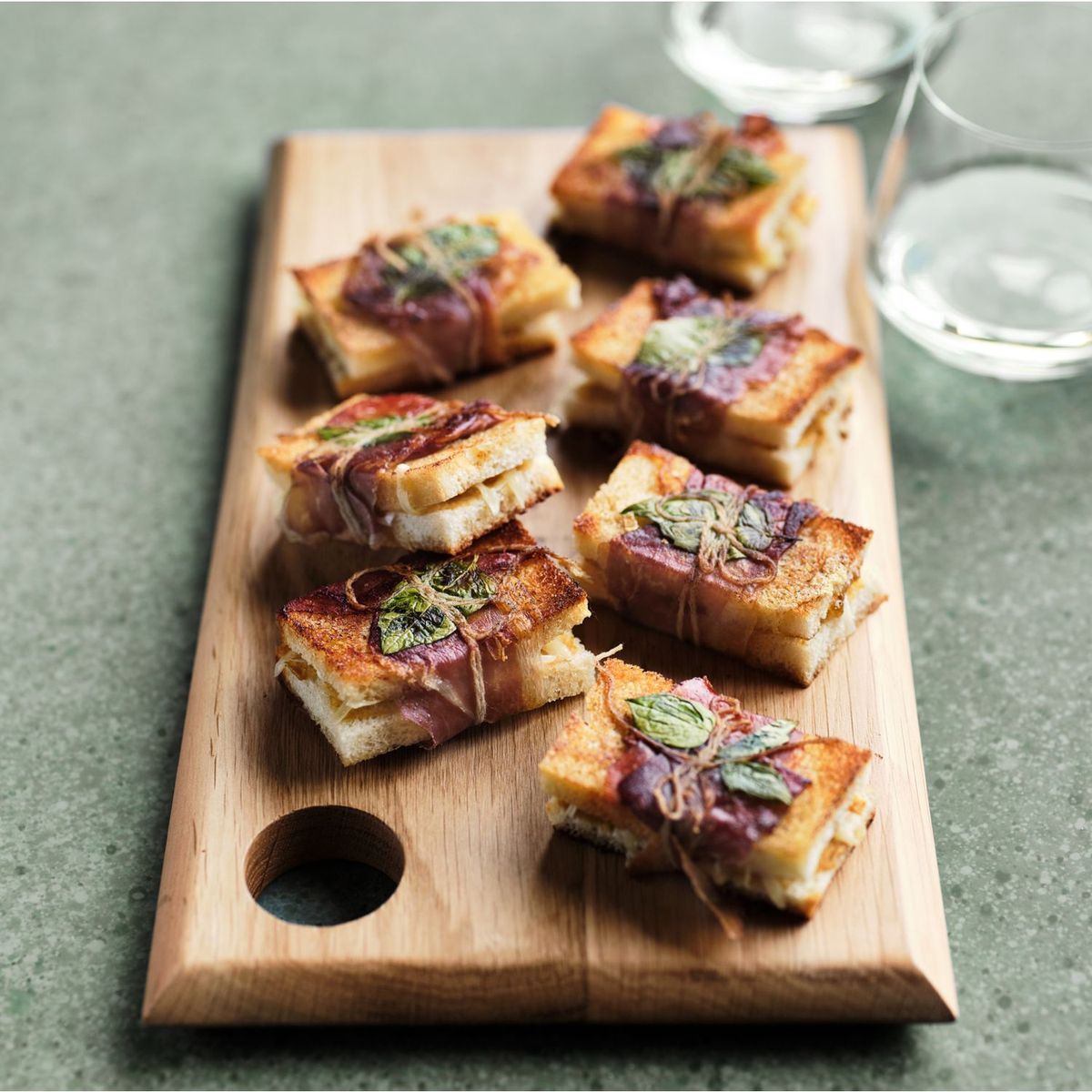 CRATE & BARREL - Tabla de Servir Madeira de Madera