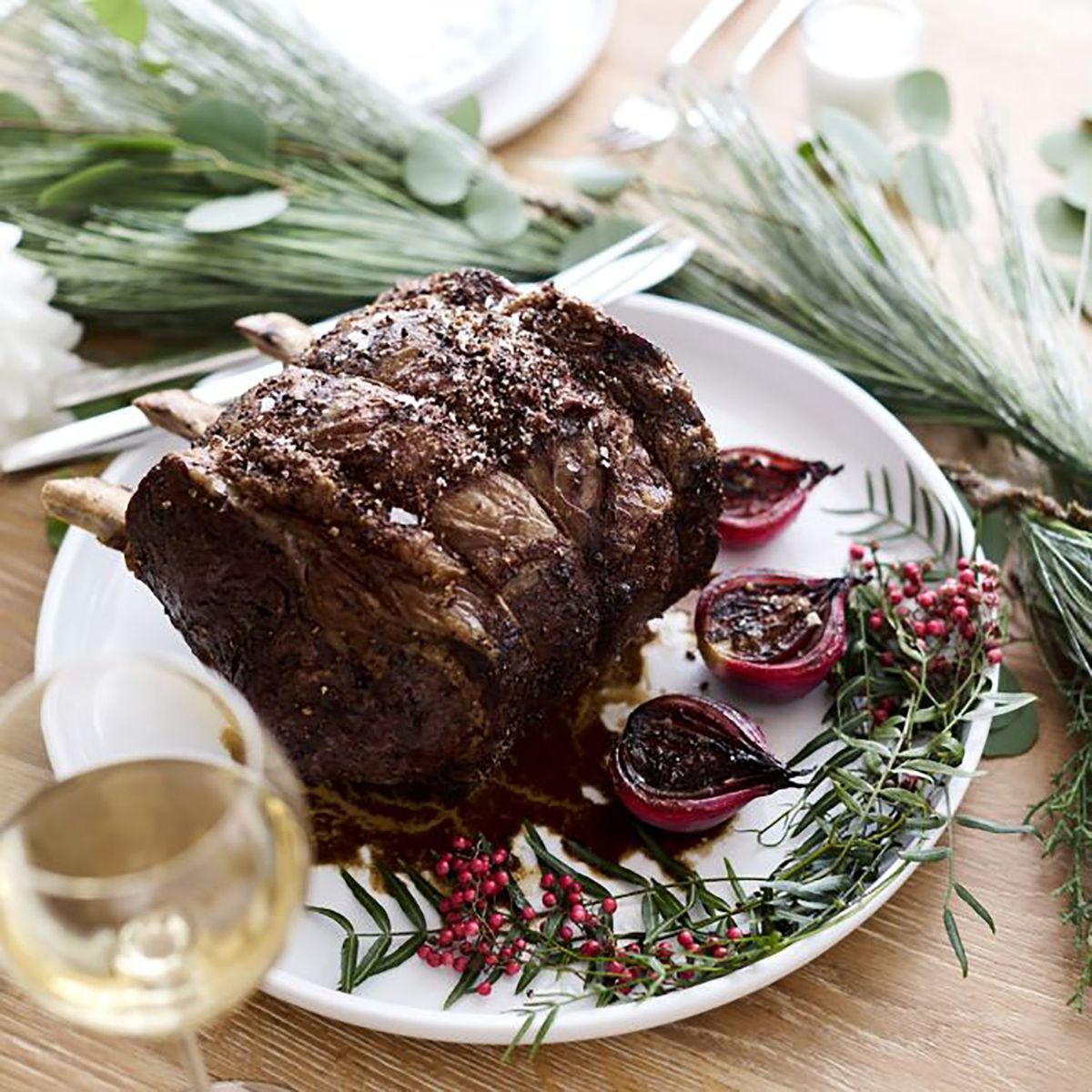 CRATE & BARREL - Plato de Fondo Wren