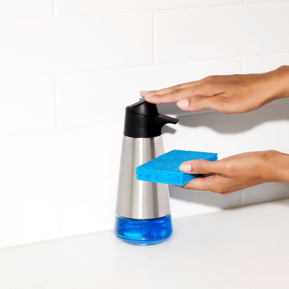 CRATE & BARREL - Dispensador de Jabón de Acero Inoxidable Grande Oxo