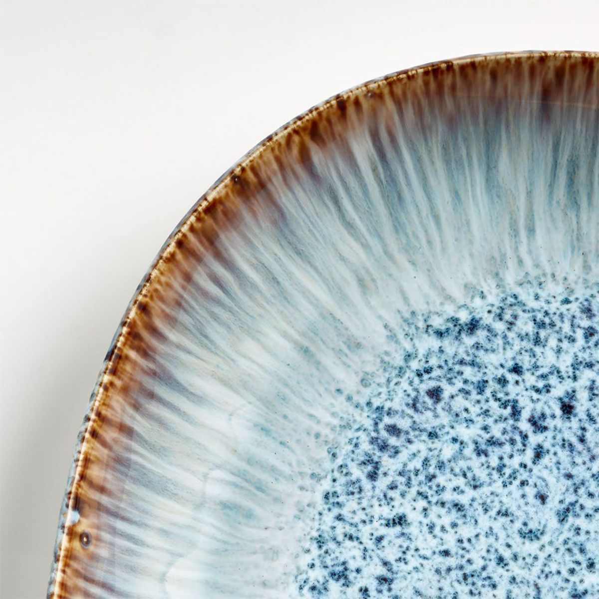 CRATE & BARREL - Fuente Julo Blue and White