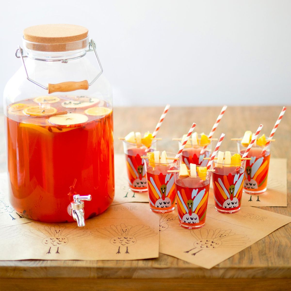 CRATE & BARREL - Dispensador de Bebidas de Acrílico